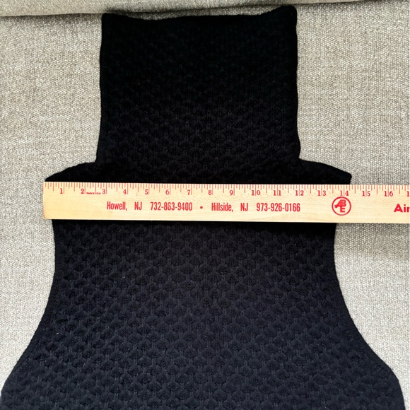 ✨ZADIG & VOLTAIRE GRACE DELUXE TURTLENECK SLEEVELESS 100% CASHMERE SWEATER NOIR - Picture 11 of 11